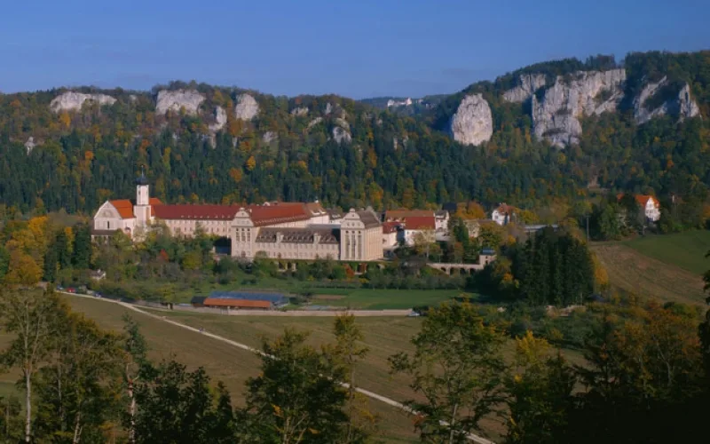 Bild von Kloster Beuron von Weitem fotografiert