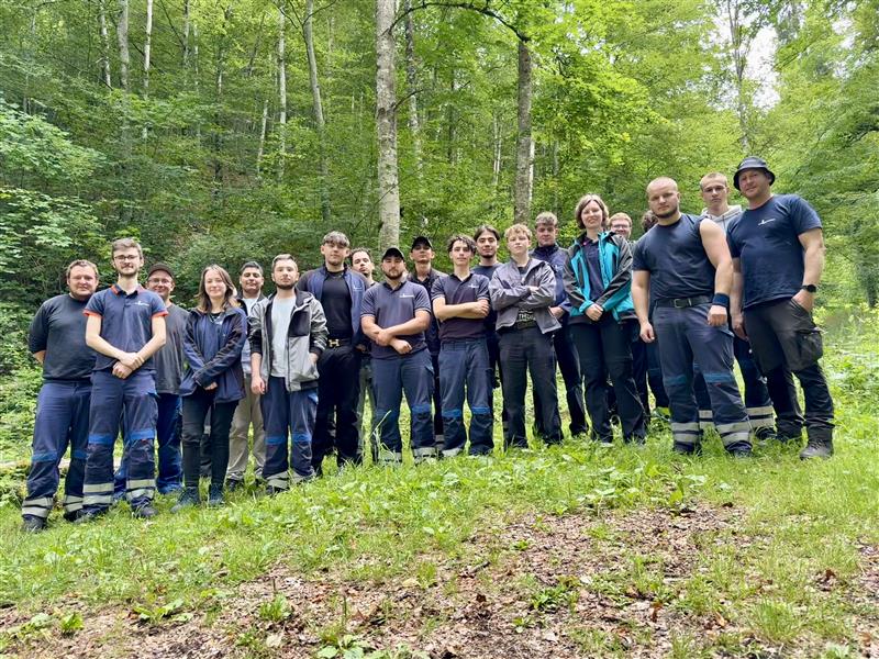 Gruppe Auszubildender Hammerwerk Fridingen im Wald